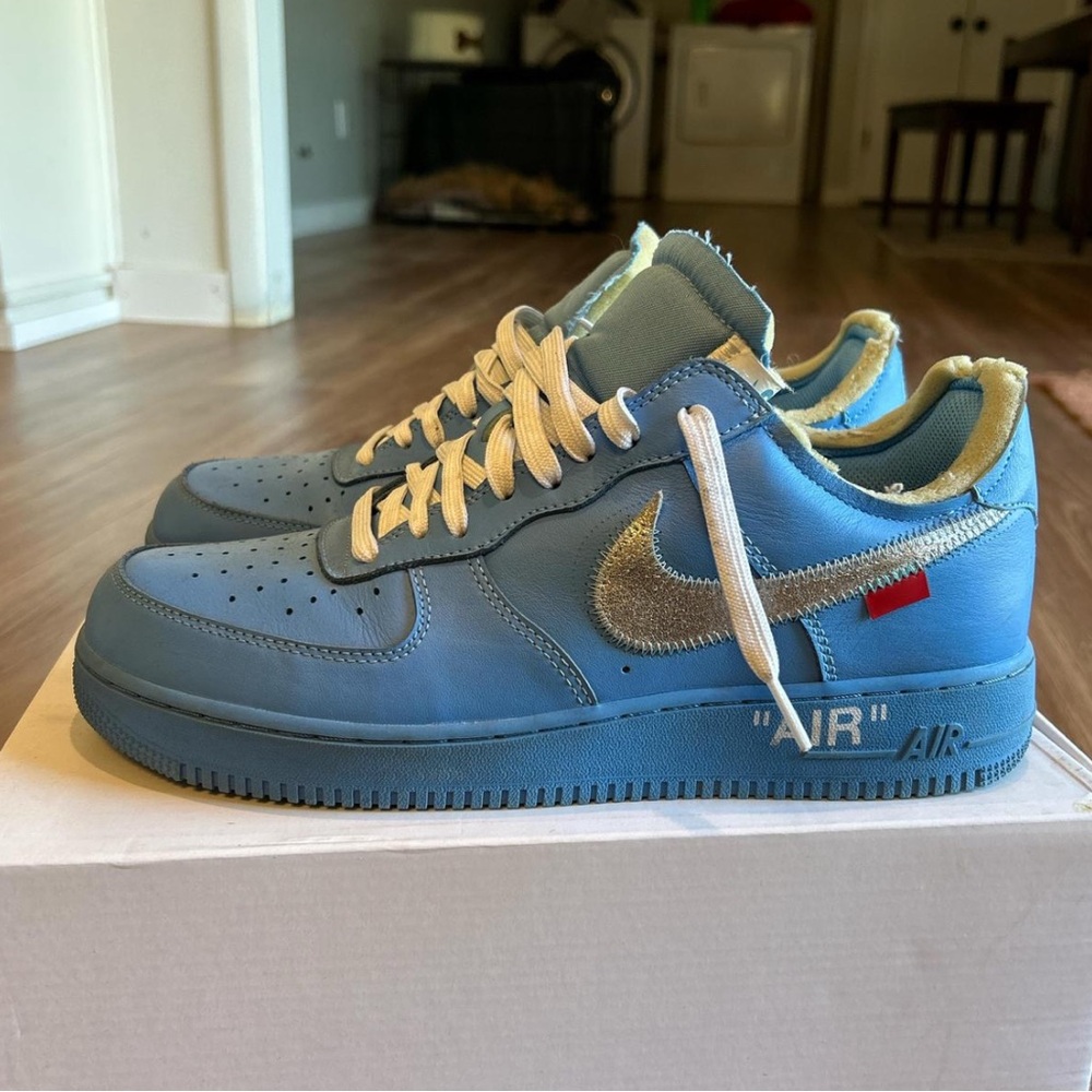 Nike Air Force 1 Low
Off-White MCA University Blue